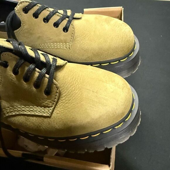 Dr Martens 8053 Quad Tumbled Nubuck Leather Platform Oxfords Muted Olive - Picture 3 of 8